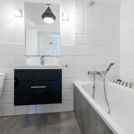 Sleepwithus Wilcza Apartment